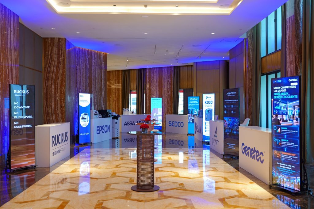 Le 30 septembre 2026, au Royal Mansour Casablanca, Unisystem Group a réuni des représentants de plusieurs établissements bancaires ainsi que ses partenaires technologiques internationaux pour une matinée de conférences, de démonstrations et d’échanges. Pensé comme un espace de réflexion et de partage d’expertises, cet événement a mis en lumière les technologies qui contribuent à construire des environnements bancaires plus sécurisés, plus résilients et plus performants, tout en répondant aux nouvelles attentes des clients.